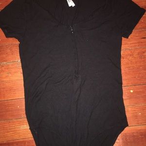 Short sleeve body suit
